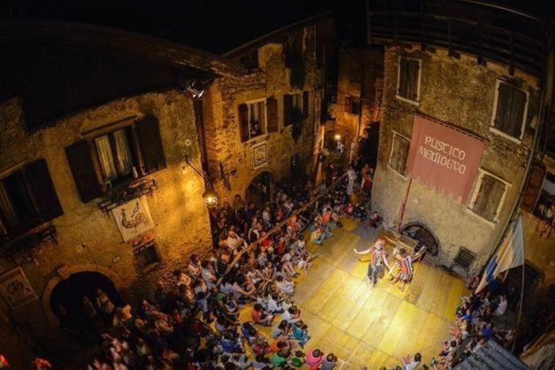 Rustica Sul Lago Tenno Primo Piano 外观 照片